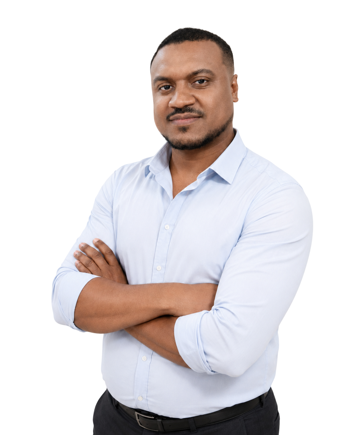 Gabriel Perrone, desenvolvedor web freelancer, de braços cruzados